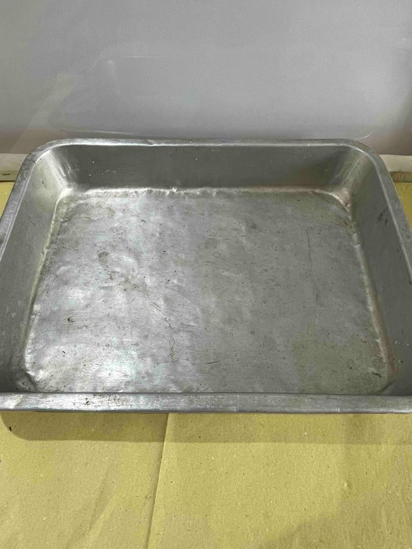 Aluminum Food Pan (Category: Food Organization & Storage) located in Quezon City. Submitted by foxsquaredeals (Listing ID 1468069782, Image 1). Description: Size: 13" W x 17"L x 3"D 12pcs available P150/pc MOP:Gcash/Bank Transfer.