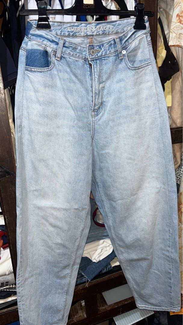 American Eagle Light Blue Pants (Category: Jeans) located in Santiago. Submitted by sonielyn (Listing ID 1468103724, Image 1). Description: waist is 29-31 .