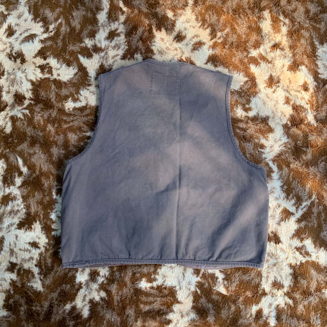 American Eagle oakleaf Brown Utility Vest (Category: Vests) located in Cabanatuan. Submitted by sfracks (Listing ID 1468101531, Image 2). Description: Decluttering because I’m moving out! Must be gone or will be donated! - American Eagle oakleaf Brown Utility Vest - Width 22 - Length 22.5 - Can fit a small-medium - Color may differ to lighting - Pay first before shipping.