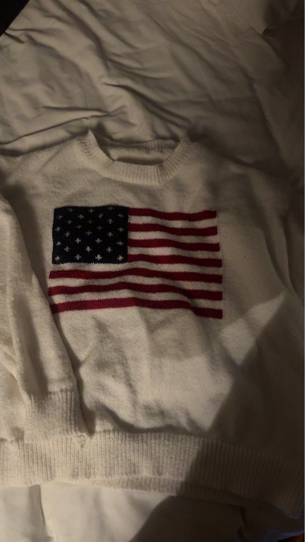 American sweater (Category: Coats, Jackets and Outerwear) located in Manila. Submitted by emilyclothes.usa (Listing ID 1468211851, Image 1). Description: .