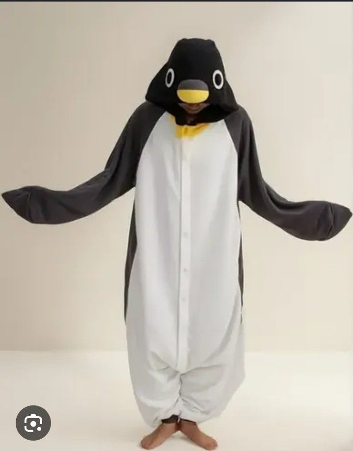 Animal costume (Category: Coats, Jackets and Outerwear) located in Muntinlupa City. Submitted by rlmeme (Listing ID 1468236800, Image 1). Description: Penguin for adult Size:small on tag.
