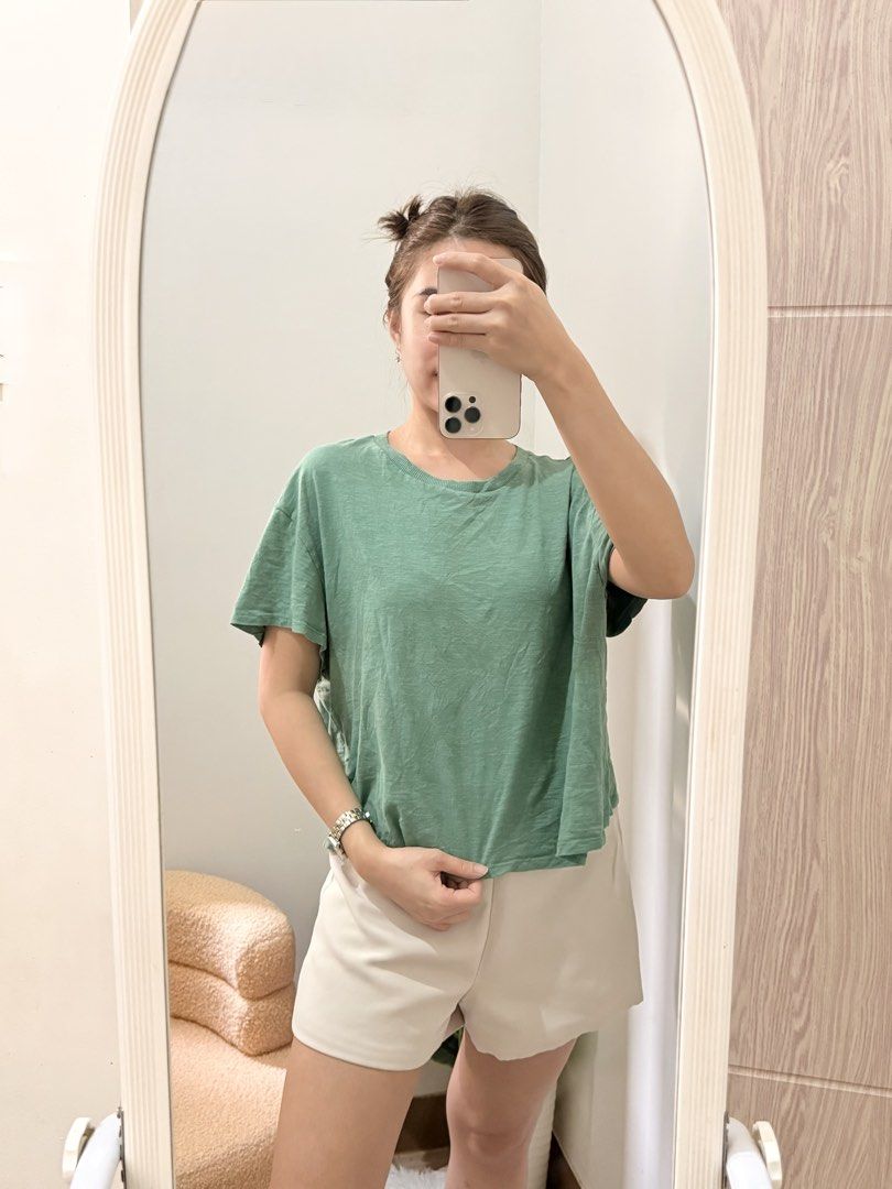 Anko Top (Category: Activewear) located in Quezon City. Submitted by kaye_oineza (Listing ID 1468235641, Image 1). Description: 🍃 Comfy Top Large-XL Brand: ANKO.