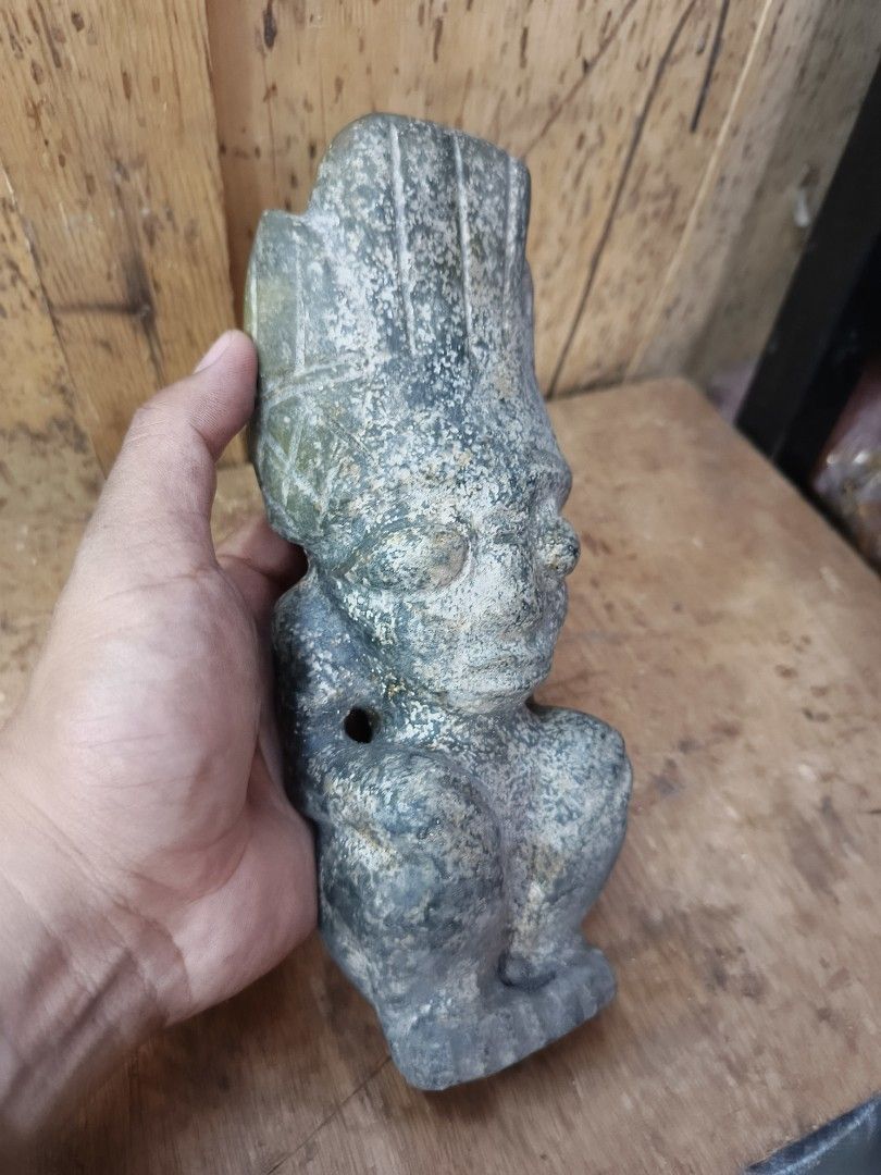 Antique Stone Statue (Category: Vintage Collectibles) located in Manila. Submitted by vintage_styles_co (Listing ID 1468196209, Image 2). Description: .