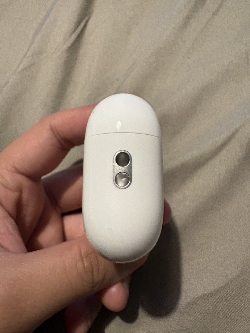 Apple AirPods Pro 3rd Gen + Spigen Case Vault (Category: Earphones) located in Manila. Submitted by dlf.dv (Listing ID 1468143926, Image 2). Description: Apple AirPods Pro 3rd Gen with Free Spigen Rugged Armor Case Bought on October 05, 2026 from Beyond the Box for ₱14,990 (SRP). Rarely used, practically brand new condition! • Condition: 9.9/10 Pristine condition, works perfectly • Proof of Purchase: Physical receipt inside the box for warranty •