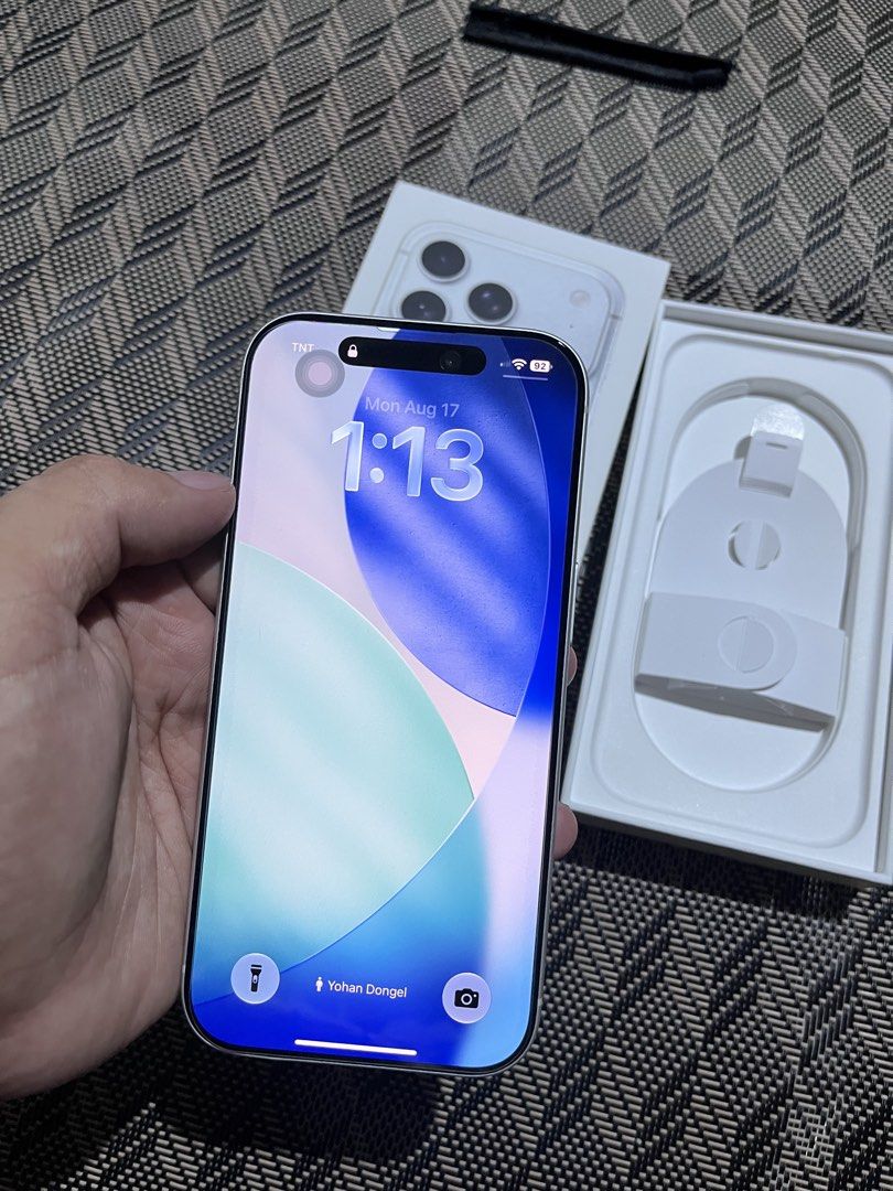 Apple iPhone 17 Pro 256GB Silver (Category: iPhone 17 Series) located in Caloocan City. Submitted by yohan1007 (Listing ID 1468270835, Image 2). Description: Iphone 17 Pro 🤍Silver 🤍256gb 🤍98% Battery Health 250+ Cycle count 🤍Factory Unlocked 🤍First Use April 2026✅ 🤍Face id/Truetone working 🤍No icloud issue/Unli reset‼️ 🤍Makinis, may maliit lang na dent scratch sa bandang speaker pero not noticeable Inclusion; Unit with original box same i