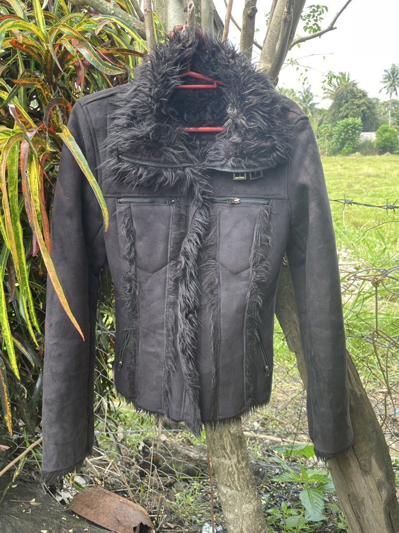 Archive caroll Suede Furr Biker Jacket (Category: Coats, Jackets and Outerwear) located in Manila. Submitted by vyre.archive (Listing ID 1468190525, Image 1). Description: 17.5/24.