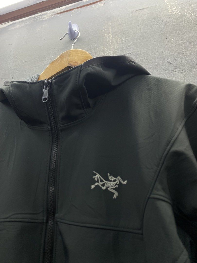 Arcteryx (Category: Coats, Jackets and Outerwear) located in Manila. Submitted by freshfindresale (Listing ID 1468073764, Image 3). Description: asnew 22.5/26.5-27.5 dimes.