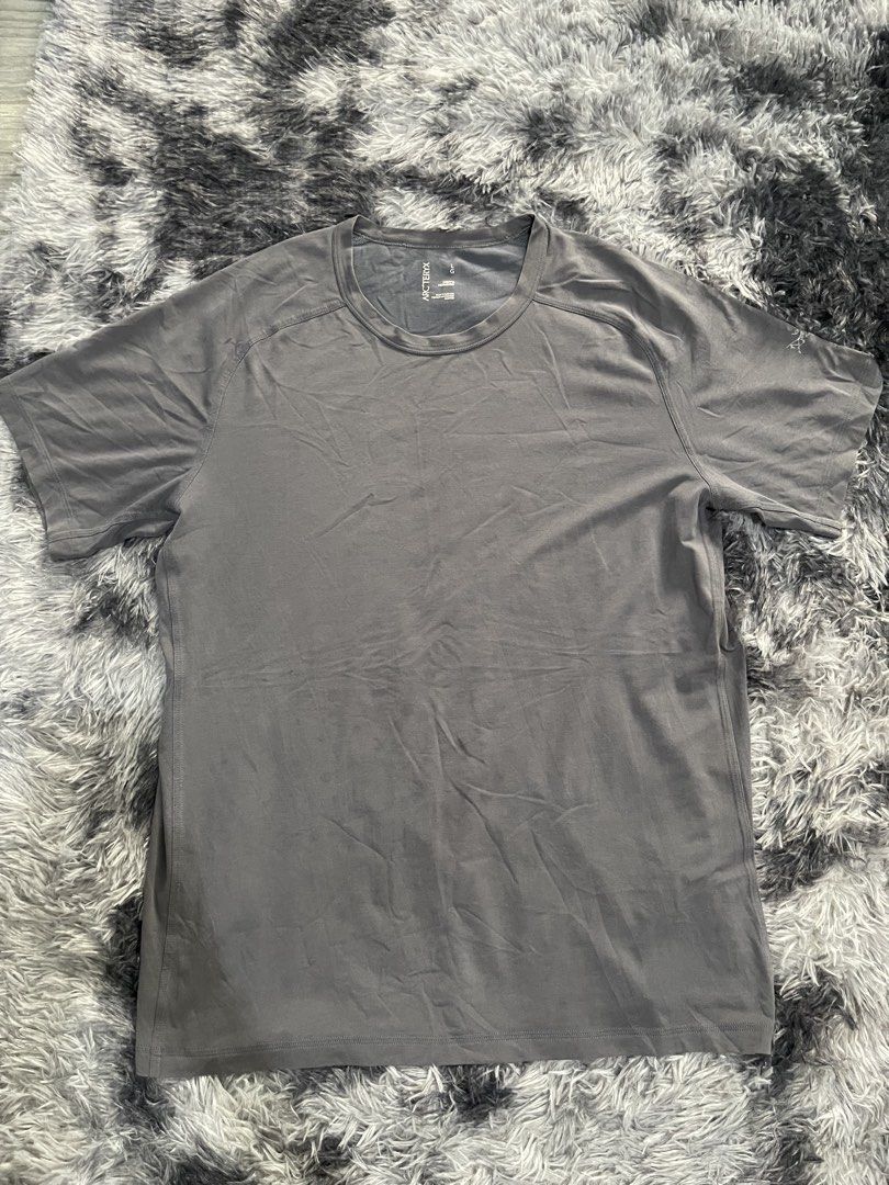 Arcteryx dri fit (Category: Formal Shirts) located in San Jacinto. Submitted by clothcartelph (Listing ID 1468103924, Image 1). Description: ARCTERYX SIZE: LARGE DIMES: 22/30 WIDTH: 22 LENGTH: 30 ISSUE: LINE FADING ON BACK COLOR RATE: 9/10 CONDITION: EXCELLENT CAN BE AS NEW IF THERES NO.