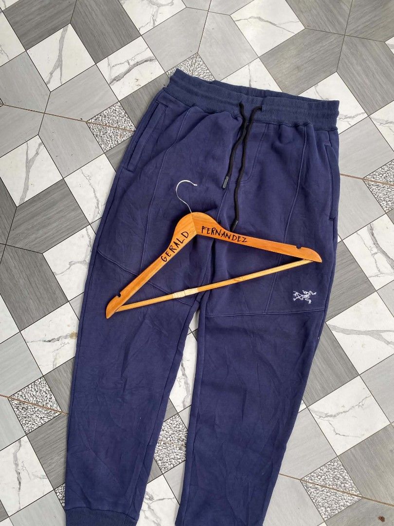 Arcteryx jogger (Category: Joggers) located in Kapalong. Submitted by og_archives (Listing ID 1468172367, Image 2). Description: Arcteryx jogger Excellent condition No issue Size 28-32 / Length 38.