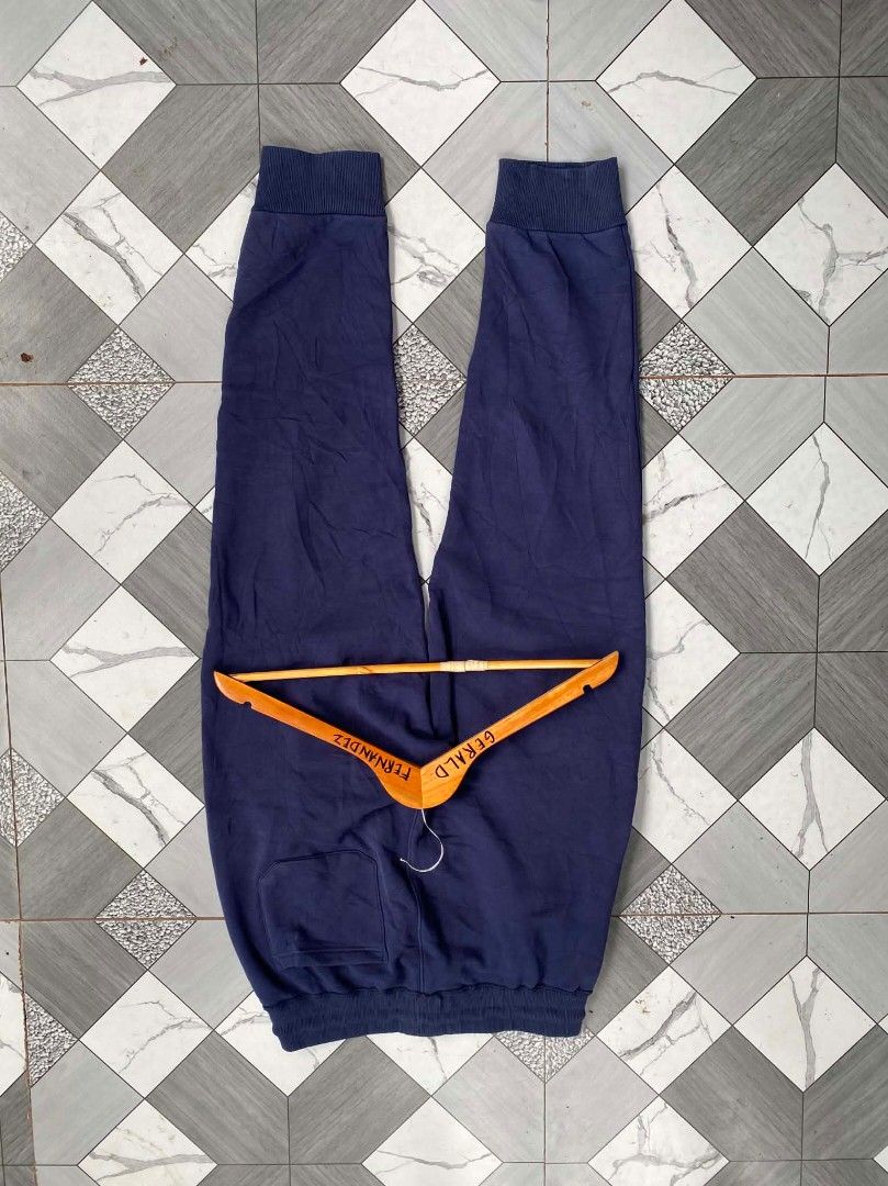 Arcteryx jogger (Category: Joggers) located in Kapalong. Submitted by og_archives (Listing ID 1468172367, Image 3). Description: Arcteryx jogger Excellent condition No issue Size 28-32 / Length 38.