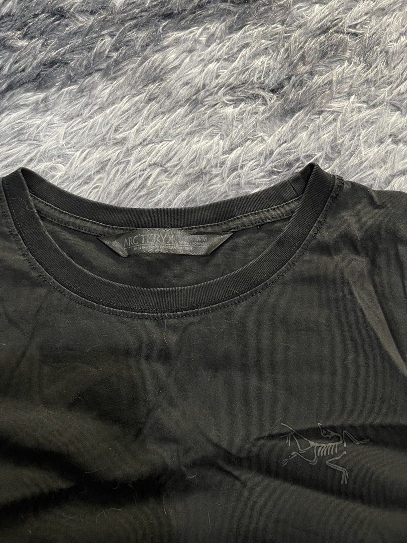 Arcteryx shirt (Category: Tshirts & Polo Shirts ) located in San Jacinto. Submitted by clothcartelph (Listing ID 1468104213, Image 2). Description: ARCTERYX SIZE: MEDIUM DIMES: 17/24.5 WIDTH: 17 LENGTH: 24.5 ISSUE: ~ COLOR RATE: 9/10 CONDITION: VERY GOOD.