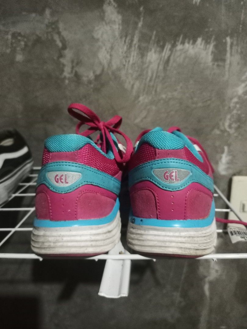 ASICS GEL (Category: Sneakers) located in Mabalacat. Submitted by hasashoe (Listing ID 1468201932, Image 2). Description: SIZE ON PIC EXCELLENT CONDITION GOOD WORKING PERFORMANCE READY TO WEAR.