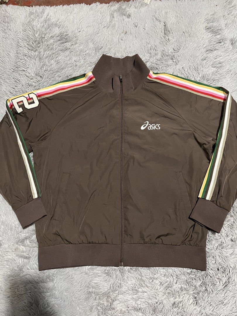 Asics jacket (Category: Coats, Jackets and Outerwear) located in Manila. Submitted by loreenajoc (Listing ID 1468220037, Image 1). Description: Asics jacket Good as new XL No issue.