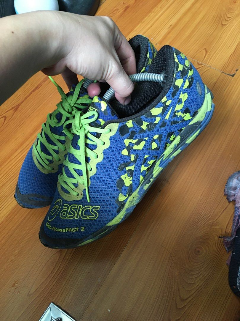 Asics noosa fast 2 (Category: Sneakers) located in San Juan City. Submitted by sashoppeepipi (Listing ID 1468070089, Image 3). Description: Needs stitch or reglue.