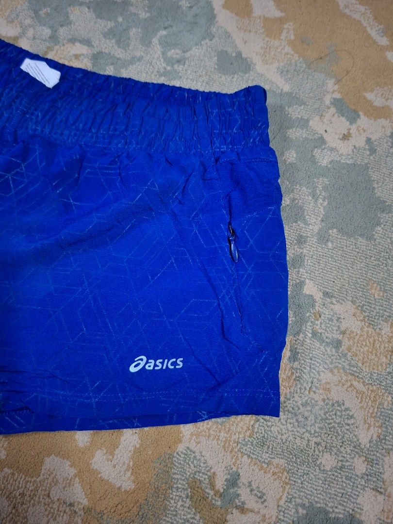 Asics running shorts (Category: Shorts) located in Tagaytay City. Submitted by joselito_acosta (Listing ID 1468173912, Image 3). Description: Asics running shorts In excellent condition No issues 9.5/10 color rate Small on tag Waistline: 28 "-32" Length: 11.5" Leg opening: 11.5" Authentic ✅ ✅ ✅ 299+shipping fee only Location: tagaytay Dm to purchase 📩 📩 📩.