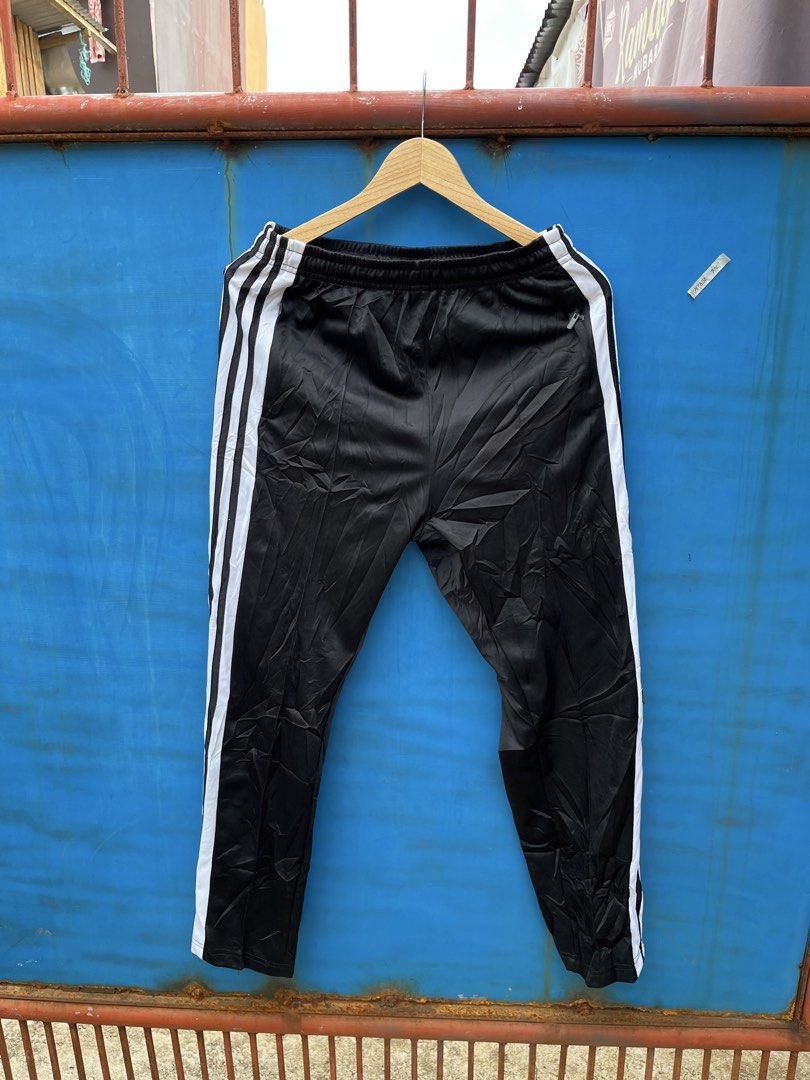 Aspack adidas track pants (Category: Coats, Jackets and Outerwear) located in City of Isabela. Submitted by ibzagga (Listing ID 1468242103, Image 3). Description: Size 32 garterize waistline both Good as new .