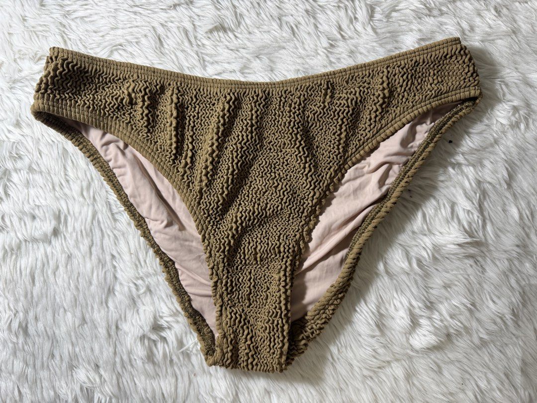 Assorted Bikini Bottoms (Sinag Swim, Helen Piece) (Category: Bikinis & Swimsuits) located in Quezon City. Submitted by touchhertrigger (Listing ID 1468143961, Image 2). Description: 🔔 OFFERS LOWER THAN PRICES PROVIDED WILL BE TURNED DOWN 🔔 - used once - laundered and sanitised prior to storage listed = available. prices = final. payo w/in 24 hours Please do not message if uncertain, not ready with the funds, or to lowball. Saying “no, but thank