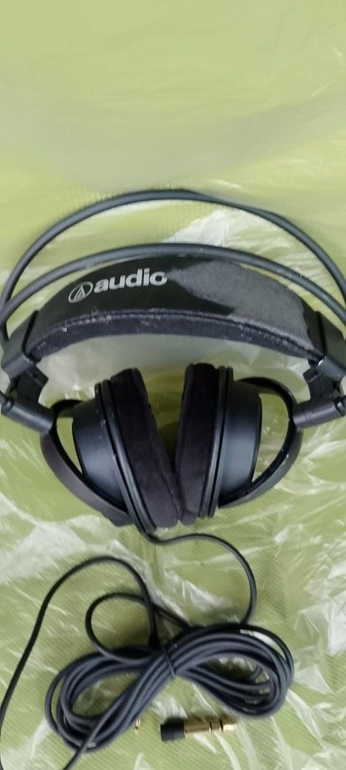 Audio-Technica ATH-AVA500 Open-Back Dynamic Headphones (Category: Headphones & Headsets) located in Quezon City. Submitted by jpnvintageonline (Listing ID 1468236997, Image 3). Description: - Model: Audio-Technica ATH-AVA500 open-back dynamic headphones (Black) - Design: Large honeycomb aluminum grilles for natural sound - Comfort: Soft velour ear pads and headband for extended listening - Connectivity: Attached long cable with 3.5mm plug and inc