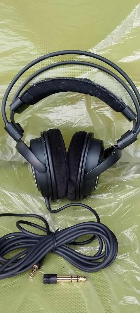 Audio-Technica ATH-AVA500 Open-Back Dynamic Headphones (Category: Headphones & Headsets) located in Quezon City. Submitted by jpnvintageonline (Listing ID 1468236997, Image 2). Description: - Model: Audio-Technica ATH-AVA500 open-back dynamic headphones (Black) - Design: Large honeycomb aluminum grilles for natural sound - Comfort: Soft velour ear pads and headband for extended listening - Connectivity: Attached long cable with 3.5mm plug and inc