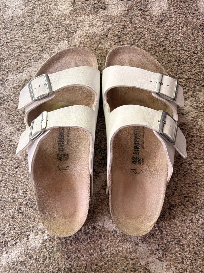 Auth Preloved Birkenstock Arizona (Category: Slippers & Slides) located in Paranaque City. Submitted by silentstone.dolphin (Listing ID 1468071897, Image 2). Description: Visible Print.. Size 42RF.. Clean&Ready to Wear✅ Best Seller🥳 Super Gwapo in Actual😍.