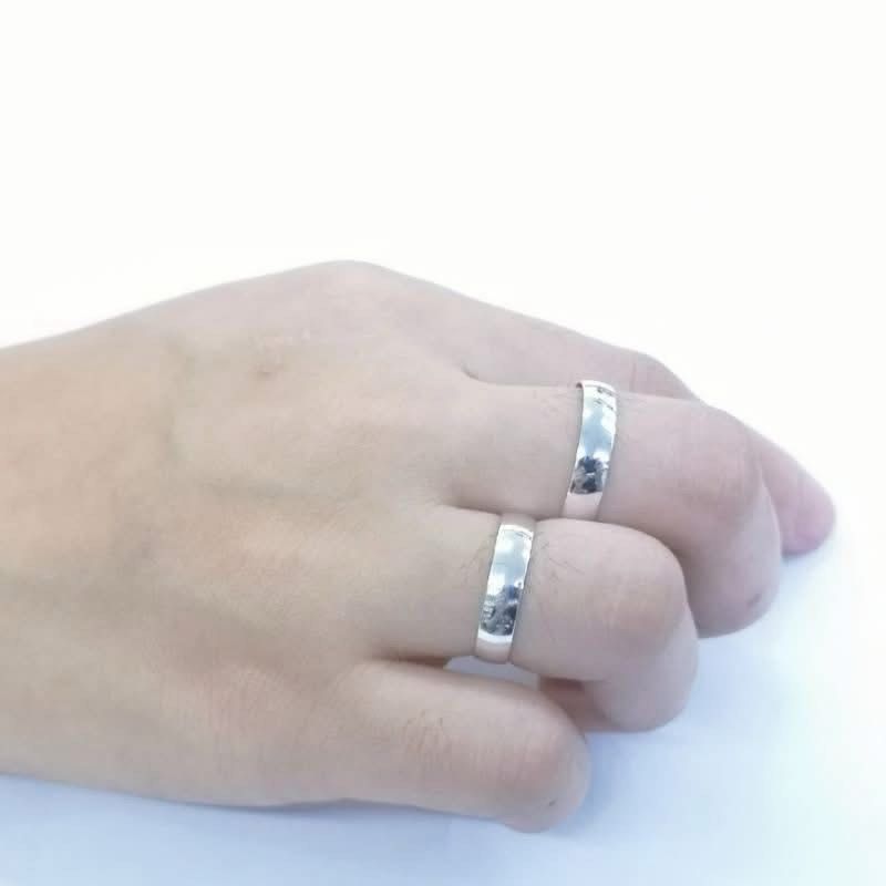 Authentic 92.5 Sterling Silver Couple Plain Style Ring/ Wedding Ring (Category: Rings) located in Manila. Submitted by pulzerasjewelry (Listing ID 1468156695, Image 3). Description: 100% Authentic 925 Silver Authentic Sterling Silver made in Italy ✔️Authentic 92.5 Sterling Silver ✔️Authentic Silver ✔️Zirconian Stone ✔️Made in Italy •Same day delivery for Metro Manila via Lalamove/Grab🛵 •LBC Shipment for Provinces area •Tiktok Checkout option •Sh