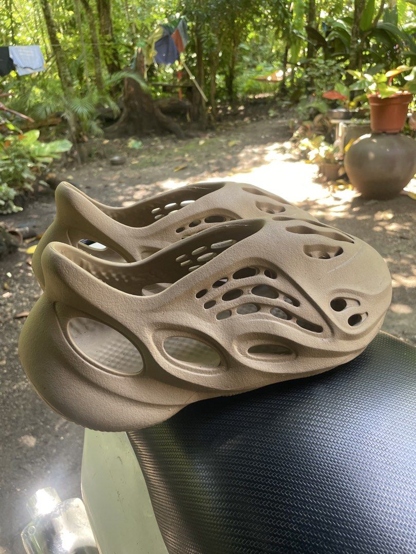 AUTHENTIC ADIDAS FOAM RNNR (Category: Casual Shoes) located in Sagbayan (Borja). Submitted by cocolemonade12 (Listing ID 1468122769, Image 1). Description: SIZE 10 US USED NO ISSUES EXCELLENT CONDITION NO BOX.