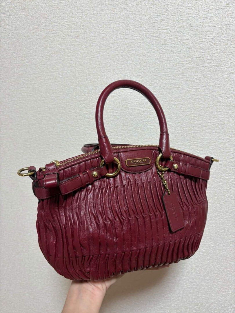 Authentic coach madison gathered leather satchel ( WITH STRAP ) (Category: Luxury Bags & Wallets) located in Manila. Submitted by arganacoline (Listing ID 1468066781, Image 2). Description: 100% Authentic bought from japan vintage stores! .