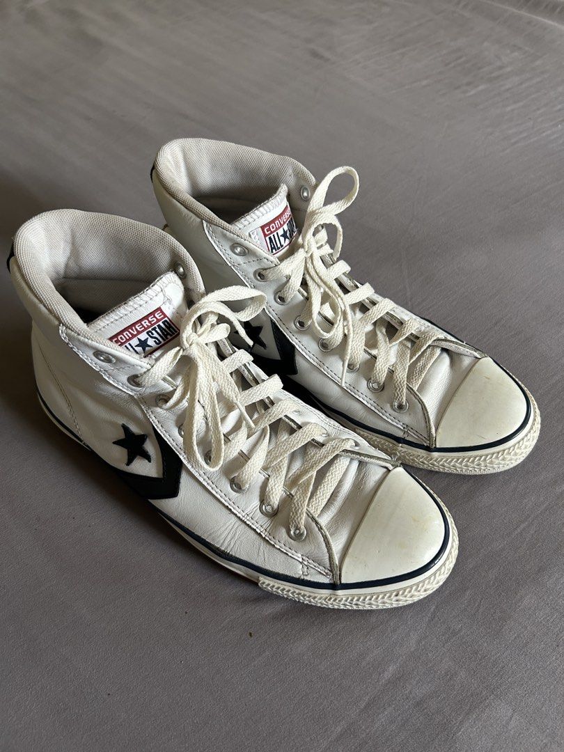 (Authentic) Converse Star Player 76 High Top (Category: Casual Shoes) located in Carigara. Submitted by abiesclutter (Listing ID 1468083689, Image 1). Description: - Features the iconic Converse “Chevron and Star” leather overlay in black on the side panel - Constructed from clean white tumbled leather - Includes a padded mesh collar lining around the ankle for extra cushioning and support - Signs of usage (refer to the photos) - Shoes bought in 