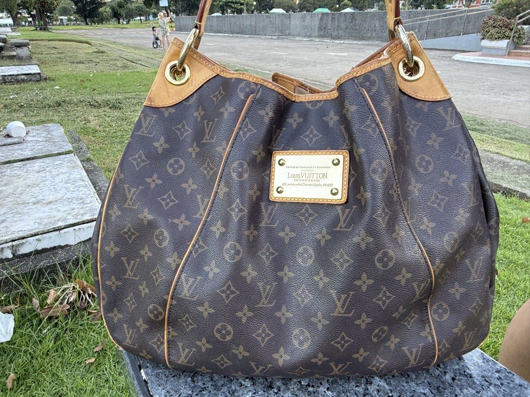 Authentic Louis Vuitton Monogram Hobo Bag. Rush!! (Category: Shoulder Bags) located in Quezon City. Submitted by kashbags (Listing ID 1468252089, Image 2). Description: OPEN IN HEARING OFFERS PLS PM OFFER AUTHENTIC LV RUSH SELLING.