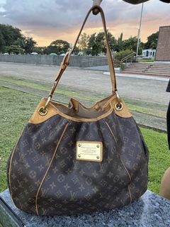 (Category: ) located in . Submitted by kashbags (Listing ID 1468252089, Image 1). Description: .