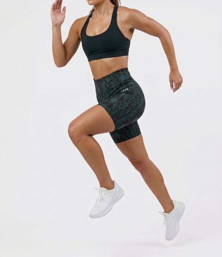 AUTHENTIC LSKD RUNNING OR TRAINING TIGHTS (Category: Activewear) located in Cebu City. Submitted by kramarklegitseller_2022 (Listing ID 1468174152, Image 3). Description: LSKD RUNNING TIGHTS ‼️ SNAKE SKIN DESIGN‼️ MEDIUM TO LARGE WIDTH "28-"32 LENGTH "16 (ABOVE THE KNEE) AS NEW CONDITION 10/10 COLORATE NO ISSUE NEED WASH 1,150 + SF CEBU LOCATION 📍 CAN SHIP NATIONWIDE 🚢🛫.