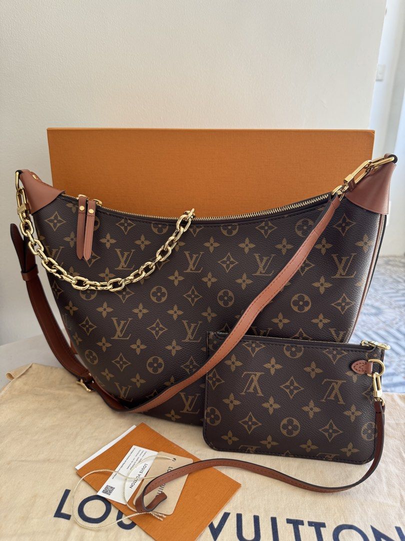 Authentic LV Louis Vuitton Loop Hobo 2025 (Category: Luxury Bags & Wallets) located in Manila. Submitted by fajardoeyak108 (Listing ID 1468145876, Image 1). Description: Like new condition used 2x Complete inclusions Las Pinas meet up only No haggling last price posted‼️‼️ .
