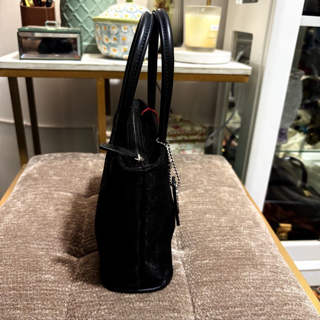 Authentic Roberta de Camerino Black Monogram Top handle Black Bag (Category: Purses & Pouches) located in Binangonan. Submitted by makoleksyon (Listing ID 1468231396, Image 2). Description: Brand new Complete with tags Pwede pang gift Ang cute ng size pero marami nalalagay Size: H-6 -x W-9.5 x D-3 inches Bought in Japan 💯% Authentic Money back guarantee .