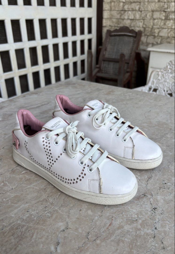 AUTHENTIC Valentino Backnet Sneakers (Category: Sneakers) located in Caloocan City. Submitted by dgzzz (Listing ID 1468116658, Image 1). Description: Negotiable - EU Size 38 / US size 6.5 or 7 - Condition 8/10 - Used - Buyer pays delivery/shipment fees.