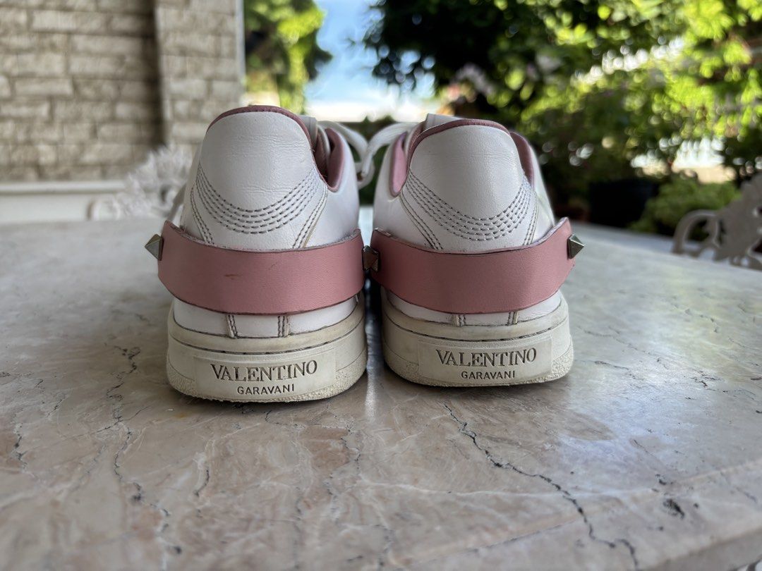 AUTHENTIC Valentino Backnet Sneakers (Category: Sneakers) located in Caloocan City. Submitted by dgzzz (Listing ID 1468116658, Image 3). Description: Negotiable - EU Size 38 / US size 6.5 or 7 - Condition 8/10 - Used - Buyer pays delivery/shipment fees.
