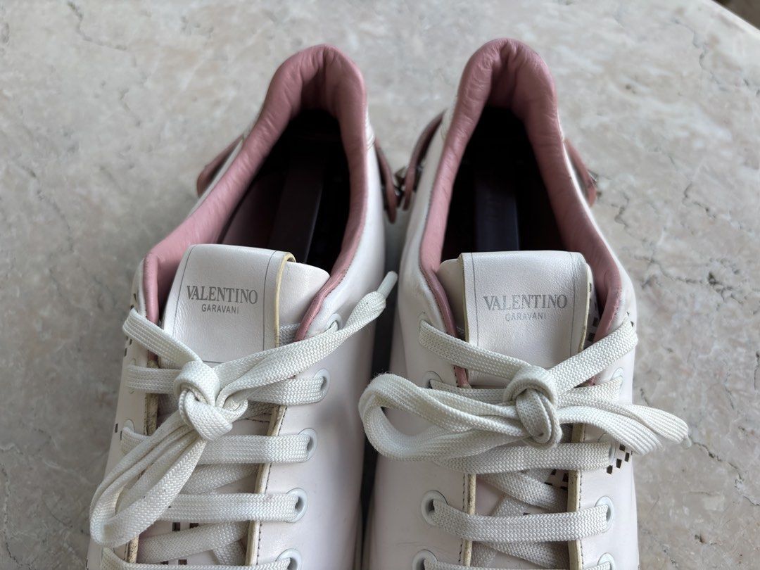 AUTHENTIC Valentino Backnet Sneakers (Category: Sneakers) located in Caloocan City. Submitted by dgzzz (Listing ID 1468116658, Image 2). Description: Negotiable - EU Size 38 / US size 6.5 or 7 - Condition 8/10 - Used - Buyer pays delivery/shipment fees.
