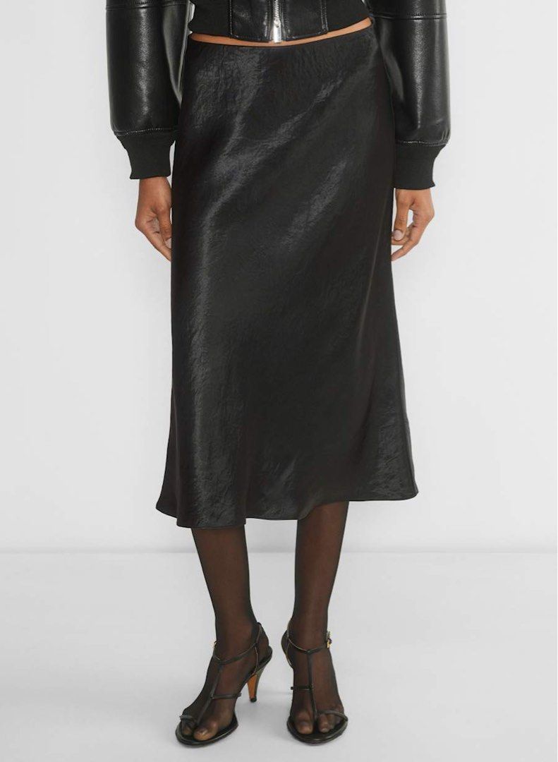 Babaton by Aritzia Satin Skirt (Category: Skirts) located in Mabalacat. Submitted by calmrabbit.ae2127 (Listing ID 1468199276, Image 1). Description: .