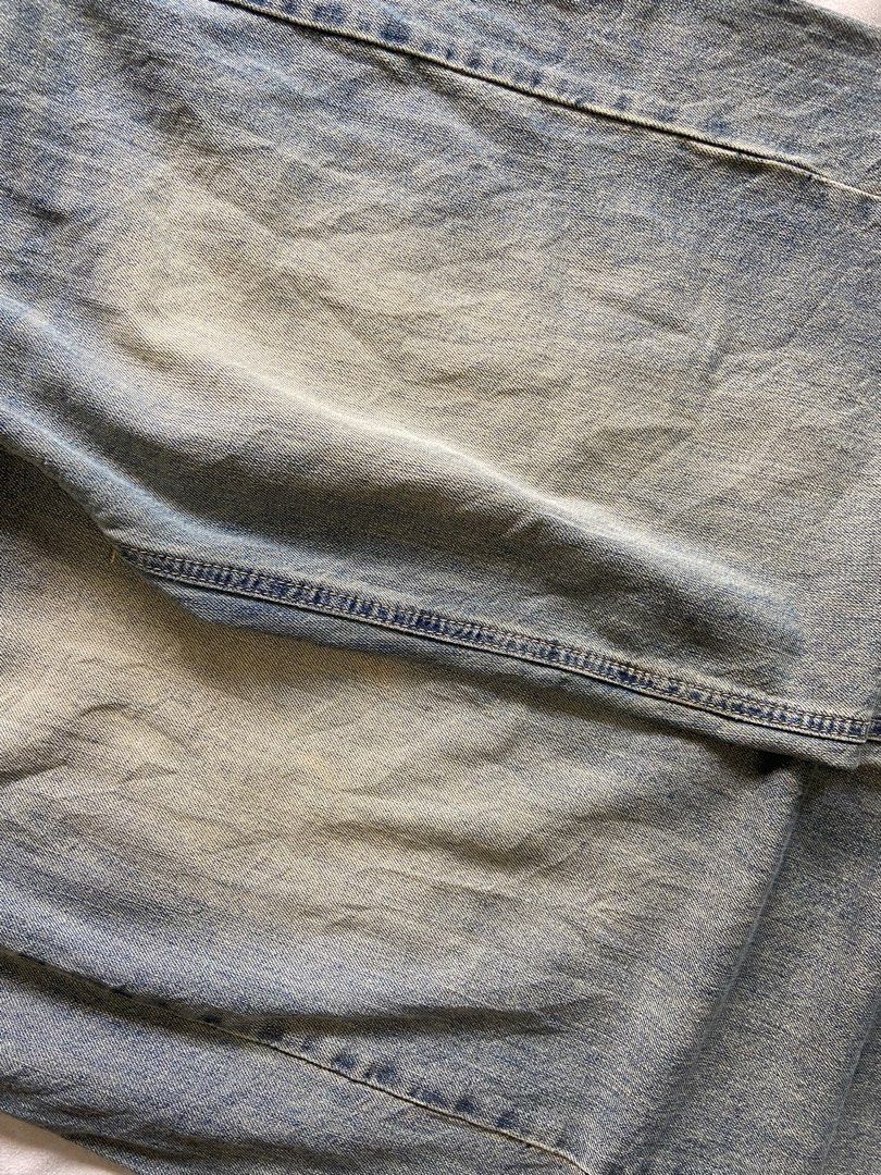 BAGGY MUD WASHED PANTS (Category: Jeans) located in Bacolod City. Submitted by clerkhexx (Listing ID 1468247167, Image 3). Description: S-BIN BAGGY MUD WASHED PANTS Brand: S-BIN Measurements: Waist: 26 Lenght: 40 Thigh: 15.5 Leg Hole: 11 Mine: 400 Condition of this item 10 - color rate 10- no issue Check every photos for conditions of the item EOB / END OF BIDDING: TOMORROW (9:01pm THURSDAY) Please note that some comments may not be visible, so w