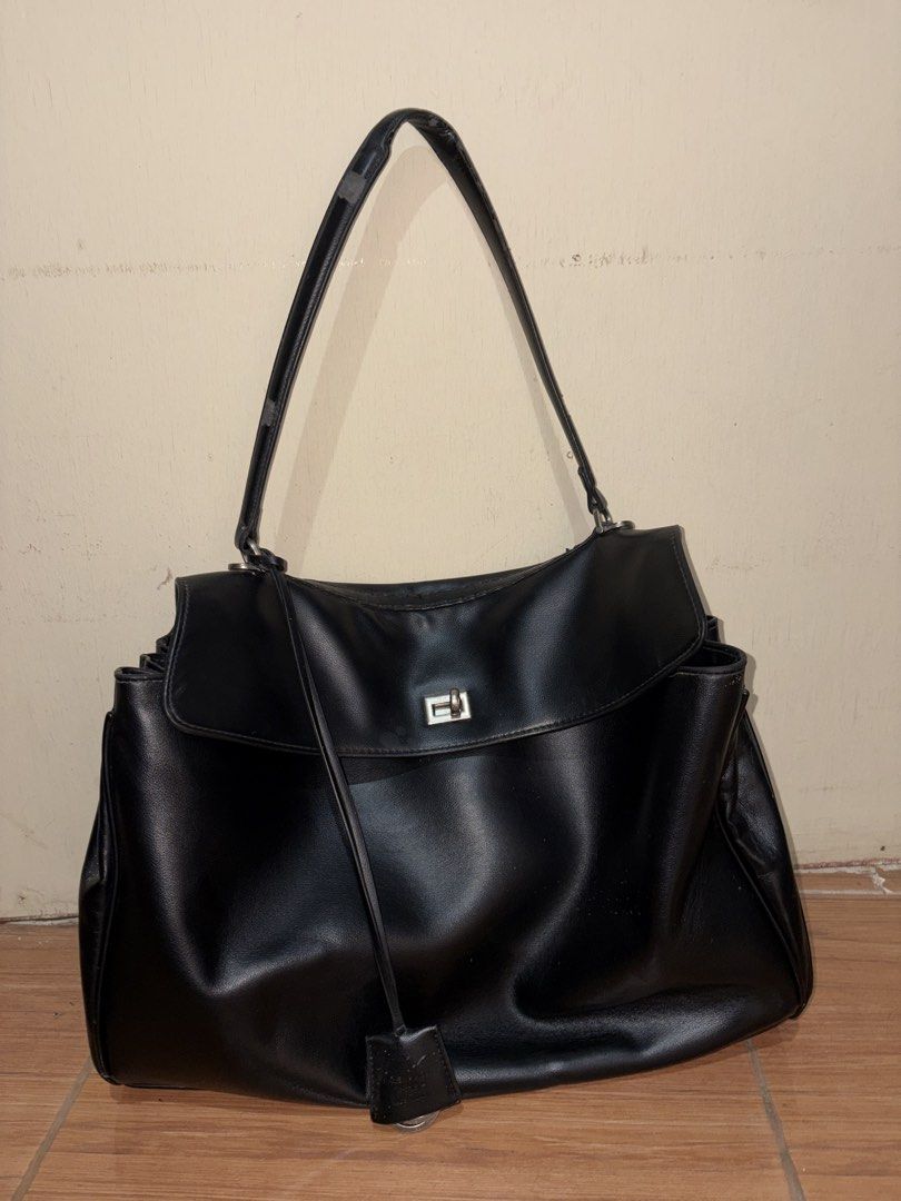 Balen bag for sale (Category: Backpacks) located in Paranaque City. Submitted by leslielaza66288 (Listing ID 1468134231, Image 2). Description: The only issue is yung strap yung lang 1k nalang .