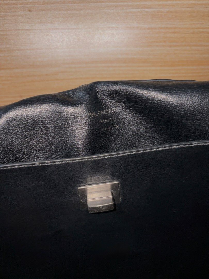 Balen bag for sale (Category: Backpacks) located in Paranaque City. Submitted by leslielaza66288 (Listing ID 1468134231, Image 3). Description: The only issue is yung strap yung lang 1k nalang .