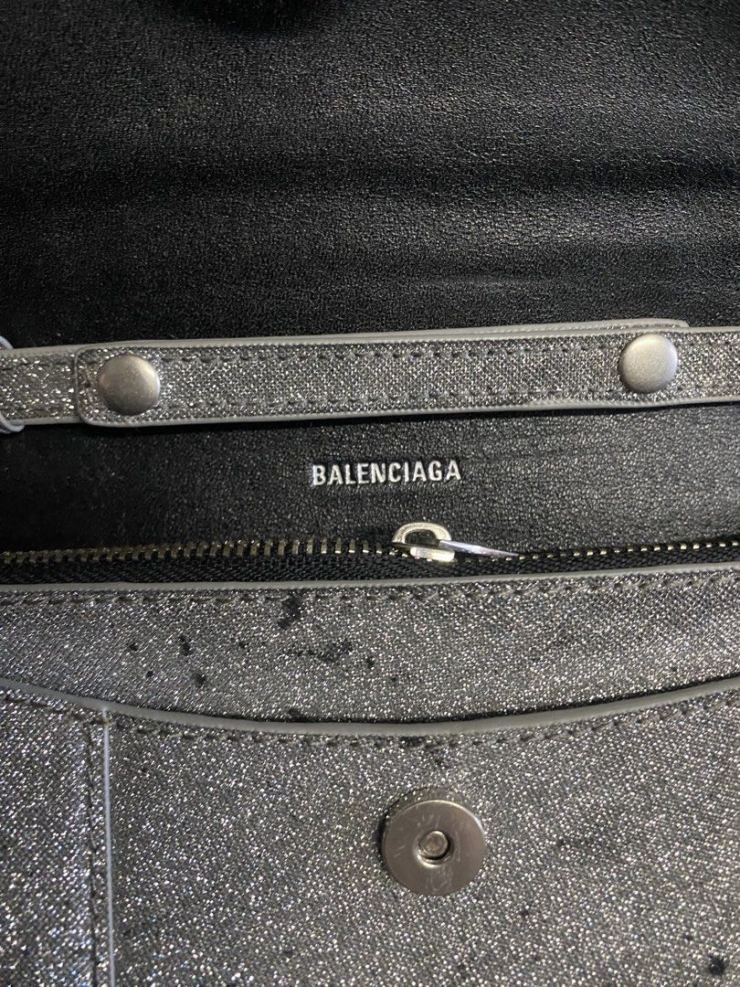 Balenciaga (Category: Clutches) located in Manila. Submitted by hell_market (Listing ID 1468099311, Image 3). Description: .