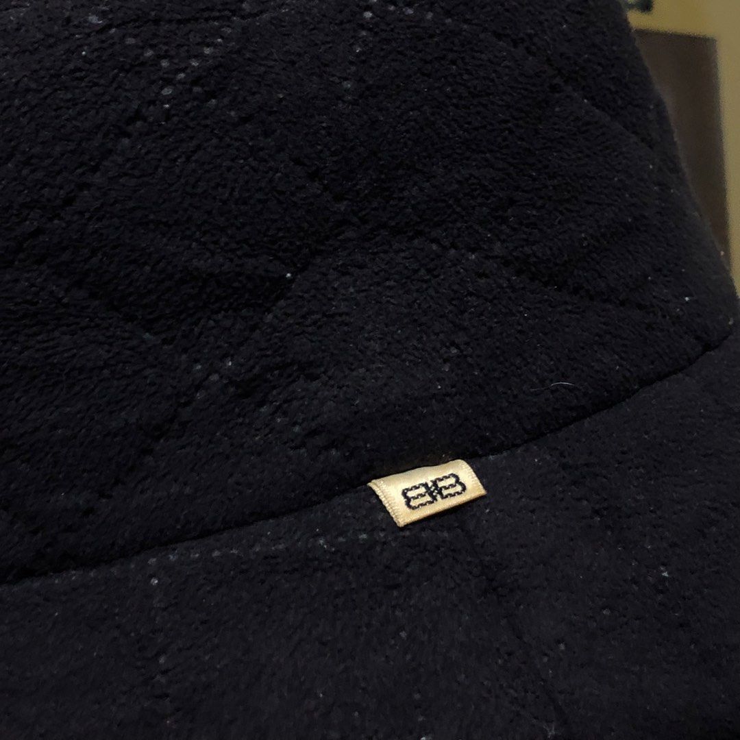 Balenciaga Bucket Hat (Category: Caps & Hats) located in Makati City. Submitted by ryota88 (Listing ID 1468258176, Image 2). Description: nego for sure buyer.