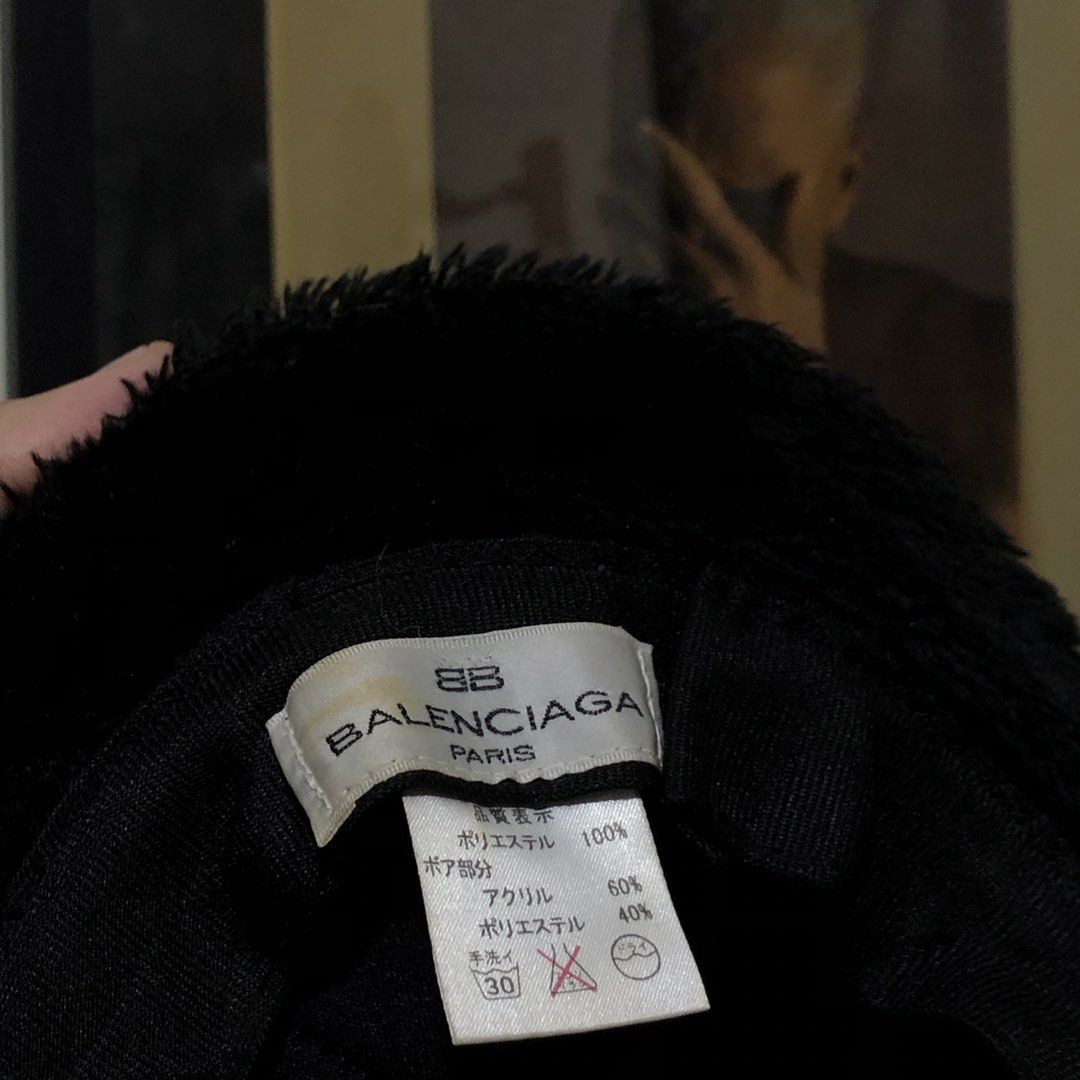 Balenciaga Bucket Hat (Category: Caps & Hats) located in Makati City. Submitted by ryota88 (Listing ID 1468258176, Image 3). Description: nego for sure buyer.