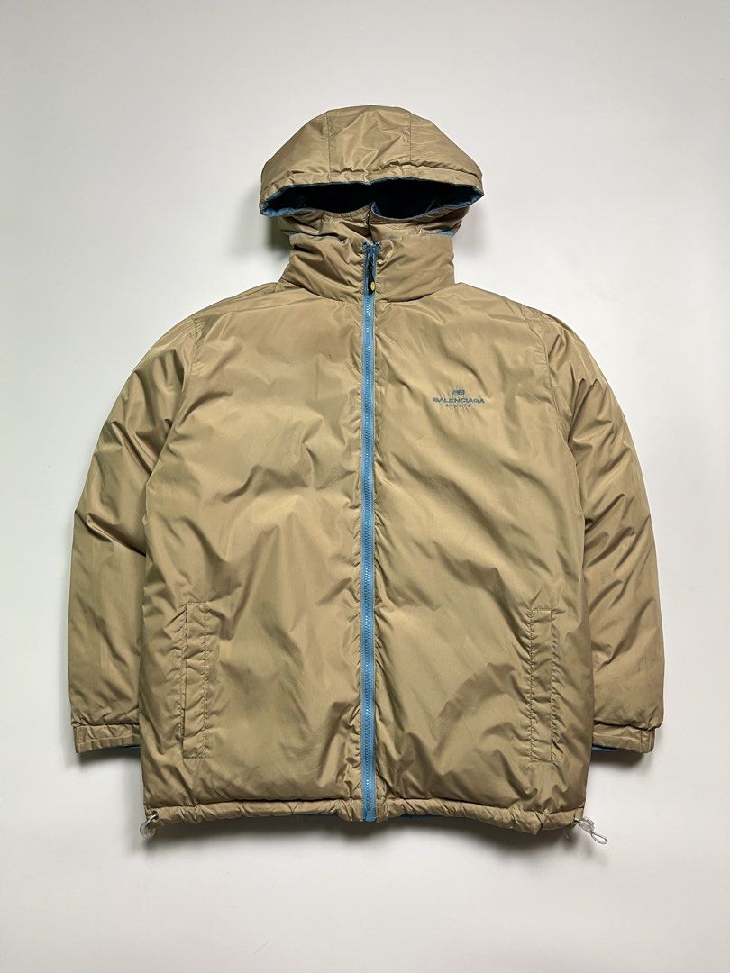BALENCIAGA REVERSIBLE PUFFER JACKET (Category: Coats, Jackets and Outerwear) located in Leyte. Submitted by upcycledbin.ph (Listing ID 1468182678, Image 1). Description: BALENCIAGA REVERSIBLE PUFFER JACKET SIZE 3 DIMES 24x29 EXCELLENT CONDITION NO FLAWS.