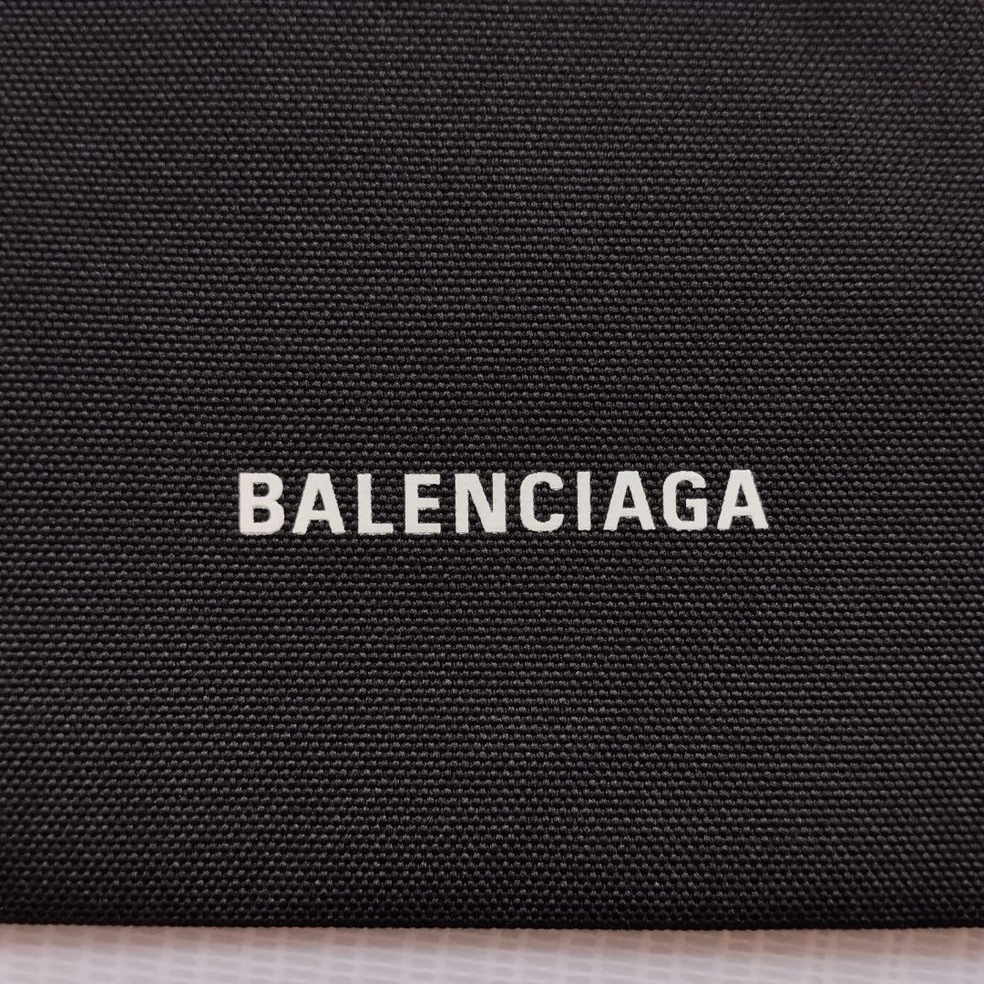 BALENCIAGA (TYREX STRING BAG) (Category: Luxury Bags & Wallets) located in La Carlota. Submitted by heavydigs_thriftshop (Listing ID 1468106915, Image 3). Description: BALENCIAGA (TYREX STRING BAG) RATE VERY GOOD CONDITION SIZE BIG BANDANA PRICE 1499 ADD SHIPPING FEE DM TO PURCHASE.