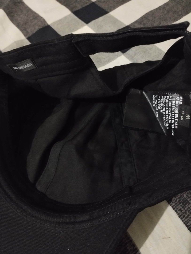 BALENCIAGA VELCRO CAP (Category: Caps & Hats) located in Zamboanga. Submitted by 2ndhandscore (Listing ID 1468199948, Image 3). Description: ONE SIZE FITS ALL.