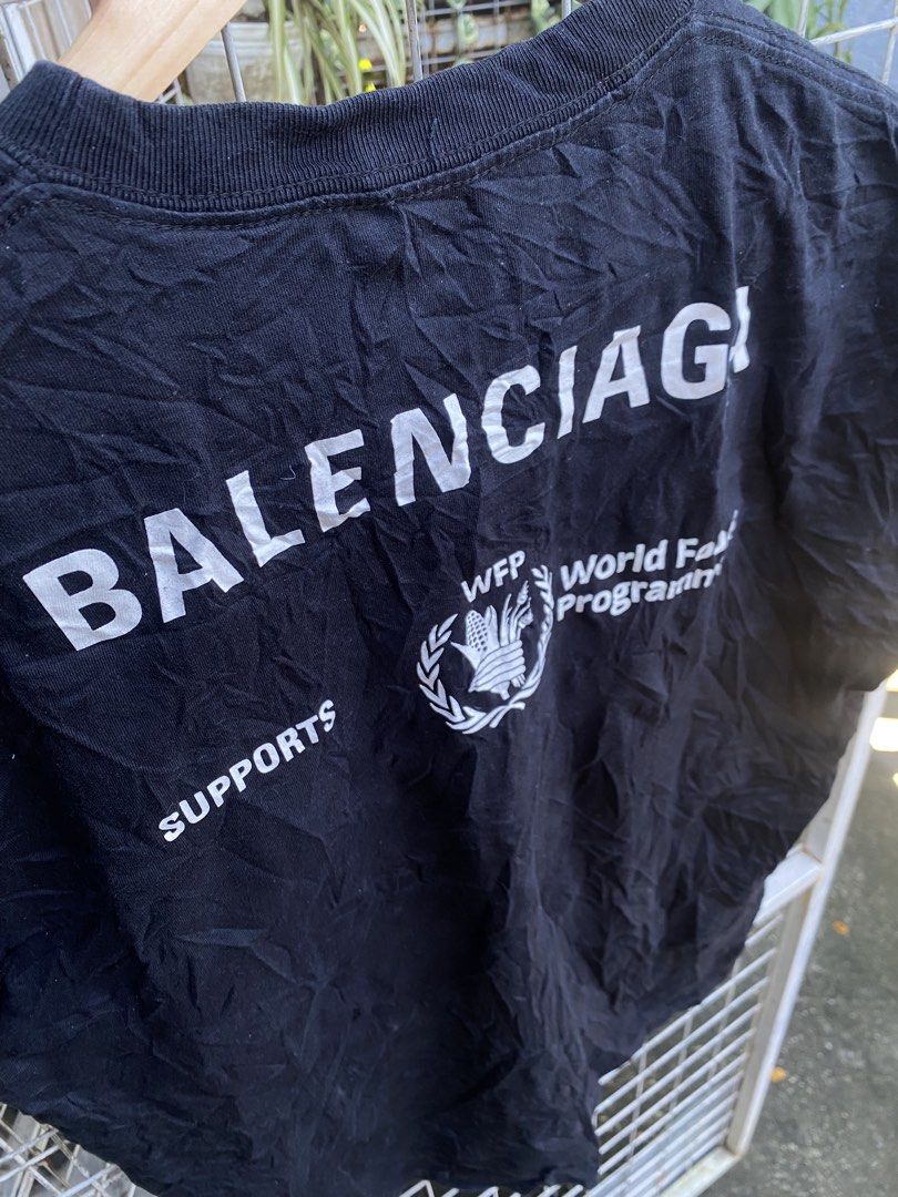 Balenciaga WFP (Category: Luxury Apparel) located in Lupao. Submitted by wongpriii (Listing ID 1468159821, Image 3). Description: 21x26 No issue In great condition complete tags.