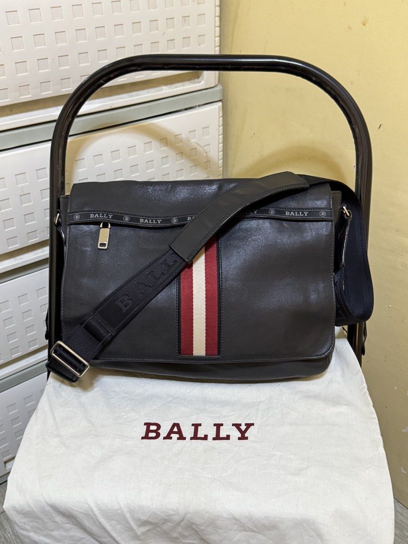 Bally Hawick Leather Messenger Bag - Authentic (Category: Luxury Bags & Wallets) located in Mandaluyong City. Submitted by yumbougieee (Listing ID 1468122998, Image 1). Description: Original Bally Hawick Messenger Bag Pristine condition. Gently used 9/10 Fits laptop and documents any size Bovine leather, smooth, lightweight 12,500 (60k retail price) Bag and dust bag included .