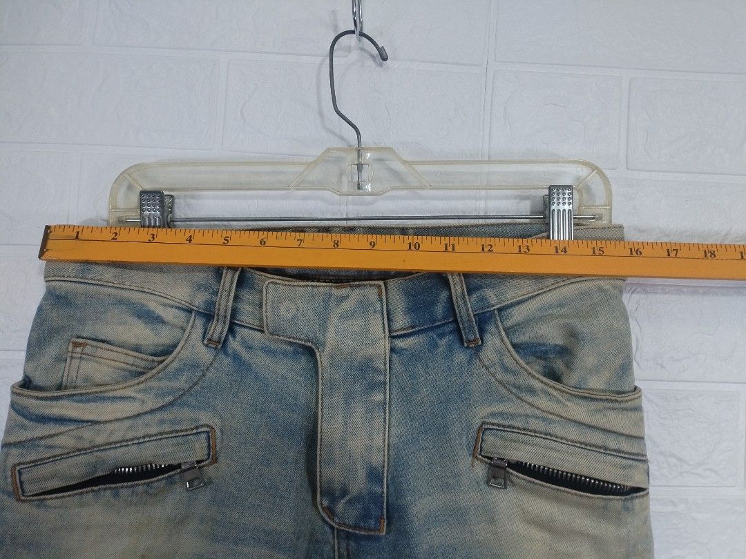 Balmain Paris Biker Jeans Light Wash Distressed (Category: Jeans) located in Davao. Submitted by salupannino2016-98573 (Listing ID 1468112264, Image 3). Description: BALMAIN BIKER JEANS SIZE.. 30 ON TAG LENGTH..36 OPEN LEG.. 6 ISSUE:ALTERD LENGTH SLIGHTLY USED 2800/FREESHIP MADE IN JAPAN.. TNX ADMIN..☺.