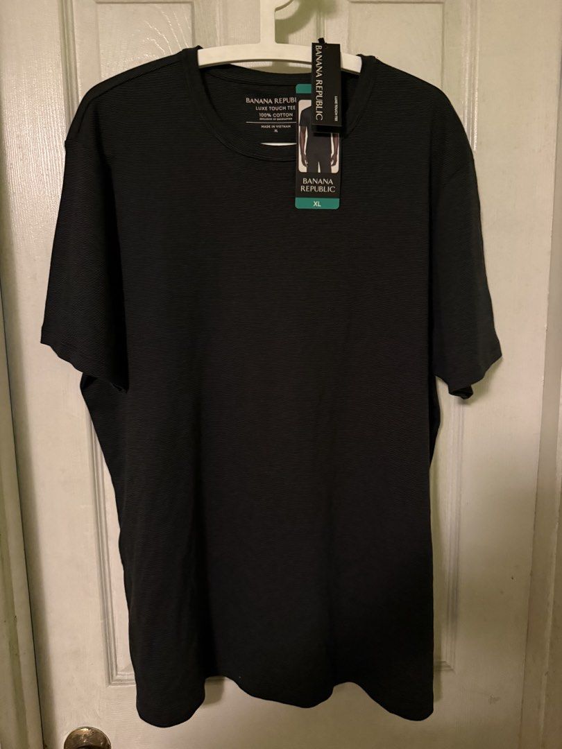 Banana Republic Luxe Touch Tee Black XL (Category: Tshirts & Polo Shirts ) located in Quezon City. Submitted by garythingsph (Listing ID 1468239207, Image 1). Description: Banana Republic Luxe Touch Tee – Black XL | Brand New with Tags Selling a brand-new Banana Republic Luxe Touch Tee in black, size XL. Details: * Authentic Banana Republic * Luxe Touch Tee * Size XL * 100% cotton * Classic black crew neck * Brand new, never worn, with original t